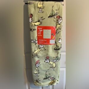 Dr. Seuss Green Eggs and Ham Throw Blanket